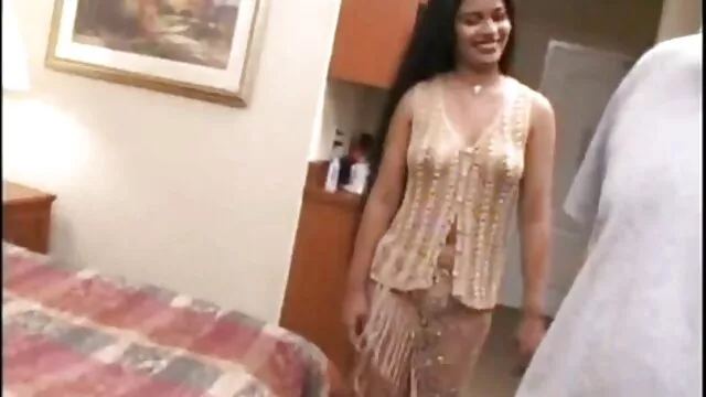 شقراء ناتاليا ستار مواقع افلام سكس اجنبيه التزييت على جسدها قبل الجنس مع صديقها