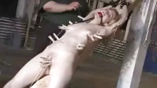 راض ، العاطفة على الأريكة في افلام اجنبية سك غرفة المعيشة