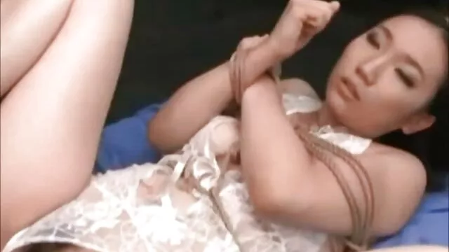 شقراء مع سلسلة يجلب افلام إباحية اجنبية لا بد الرقيق إلى النشوة الجنسية