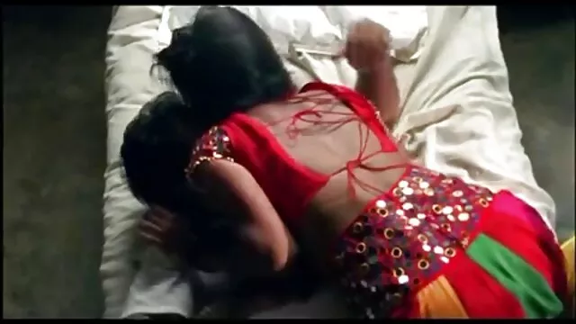 الفتاتان, سمراء و مجموعة من الرجال العراة افلام سكس افلام اجنبيه