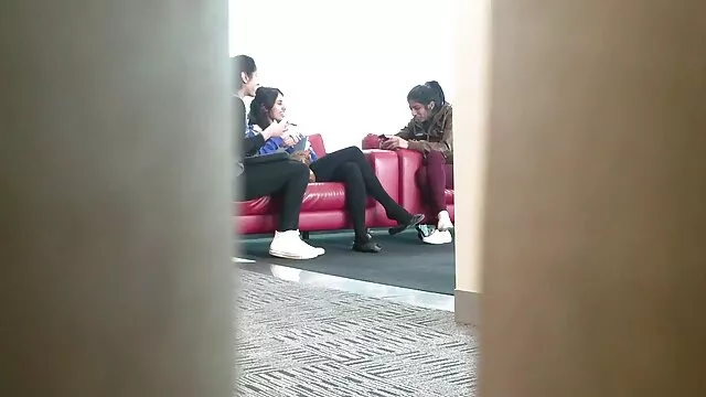 امرأة افلام سكس قديمه اجنبيه سمراء تغسل في الحمام واتجاه الماء على كس