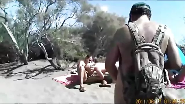 المراهقين وجدت الواقي الذكري فيلم سكس اجنبيه تحت السرير
