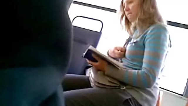 سمراء استمنى أثناء مشاهدة الإباحية افلام سكسيه اجنبيه امريكيه